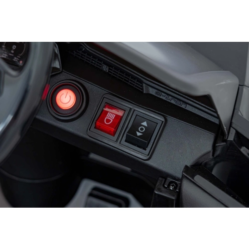 Autko na akumulator dla dzieci Audi SQ8 Czarny BRD-2168.CZ